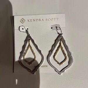 Kendra Scott drop earrings